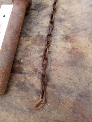 Pasador/Bulón con cadena oxidado