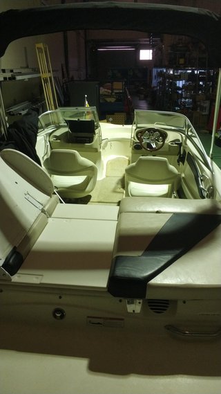 Lancha Glastron GT 205