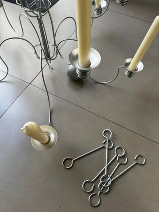Lámpara candelabro metálico con 10 velas