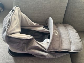 Bugaboo Fox Silla + Capazo Gris