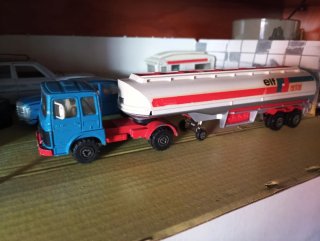 Tráiler Cisterna Elf Azul