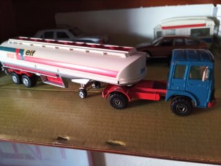 Tráiler Cisterna Elf Azul