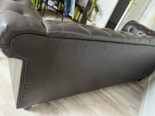 Sofá Chester Marrón Piel para Restaurar.