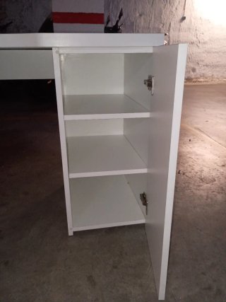 Escritorio infantil blanco con hadas