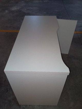 Escritorio infantil blanco con hadas
