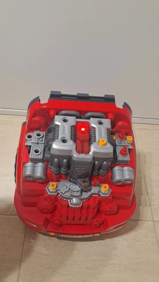 Juego mecánico motor niño