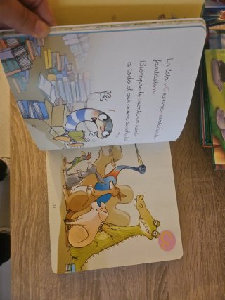 Colección animales del zoo y libro las aventuras..