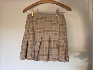 Minifalda cuadros beige con cadena