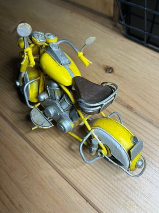 Moto Decorativa Estilo Cruiser Amarilla