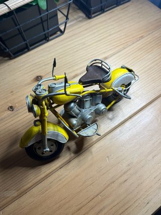 Moto Decorativa Estilo Cruiser Amarilla