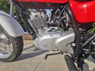 Suzuki Van Van 125cc  2014 Roja y Blanca
