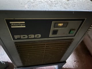 Compresor Atlas Copco GA11 con secador y calderin