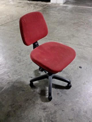 Silla de oficina/escritorio con ruedas roja