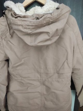 Parka mujer beige con forro sherpa