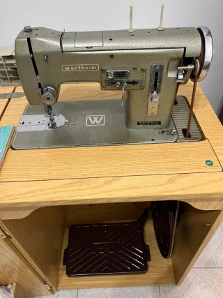 Máquina de coser Wertheim AZ Zigzag