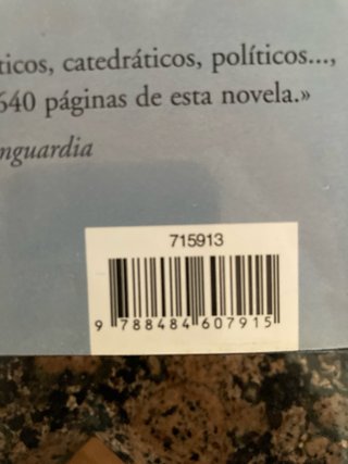 El tiempo entre costuras