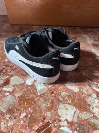 Zapatos Puma Negros y Blancos