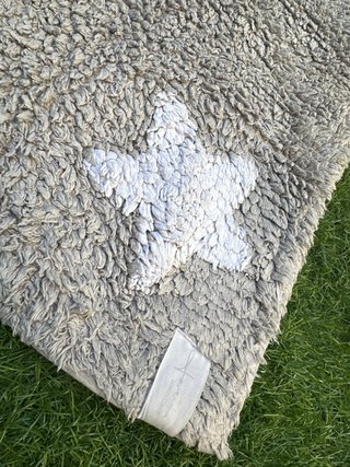 Alfombra Lorena Canals estrellas gris