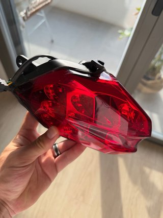 Piloto trasero Triumph