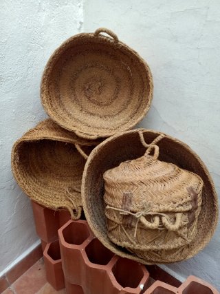Capazos de esparto artesanales