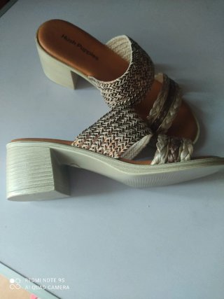 Sandalias tacón Hush Puppies marrón/dorado