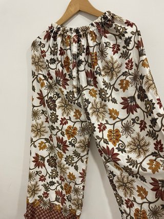 Pantalón estampado batik étnico flores