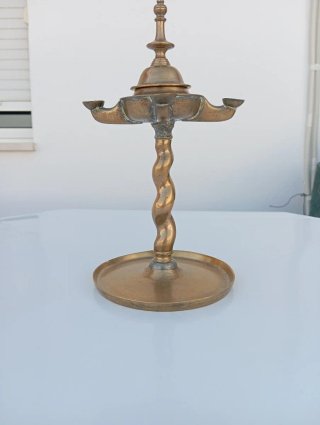 Candelabro antiguo estilo salomónico