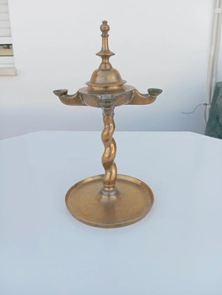 Candelabro antiguo estilo salomónico