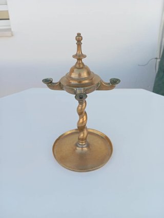 Candelabro antiguo estilo salomónico