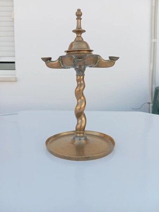 Candelabro antiguo estilo salomónico
