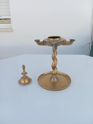 Candelabro antiguo estilo salomónico