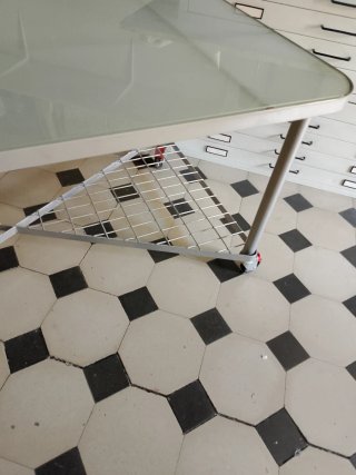 Mesa de oficina Ikea, cristal de 6mm opaco y metal