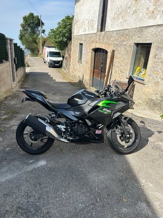 Kawasaki Ninja 500 Negra/Verde