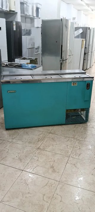 NEVERA COMERCIAL BOTELLERO CON 3 PUERTAS CORREDERA