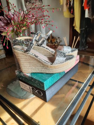Sandalias cuña piel Formula Joven
