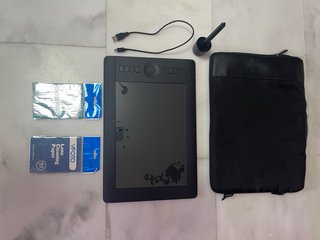 Wacom Intuos Pro M + Funda + cristal protector
