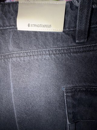 Falda cargo denim negra Stradivarius T.38