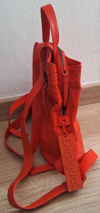 Mochila Desigual naranja relieve geométrico