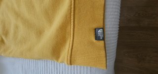 Sudadera The North Face amarilla