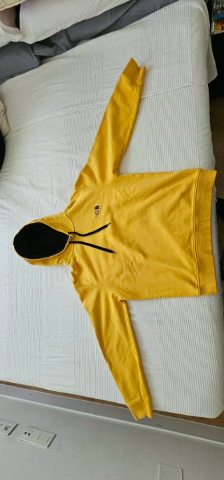 Sudadera The North Face amarilla