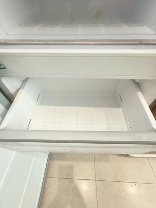 Nevera combi congelador Corberó gris
