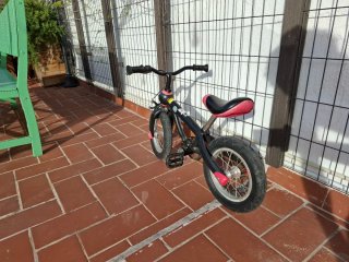 Bici Kundo Evolutiva 12' Negra y Rosa