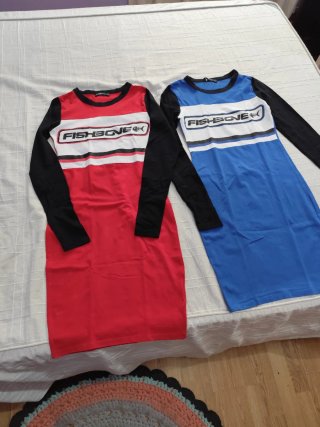 Lote 2 vestidos ajustados Fishbone