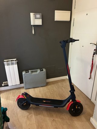 Patinete Eléctrico Red Bull Racing
