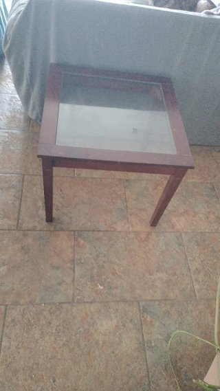 Mesa auxiliar madera y cristal para sofá
