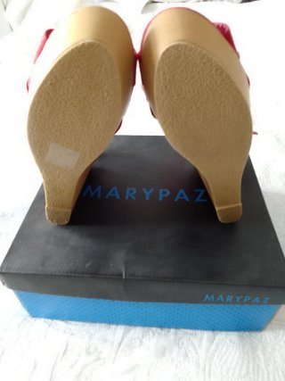 Sandalias Marypaz cuña rojas y beige