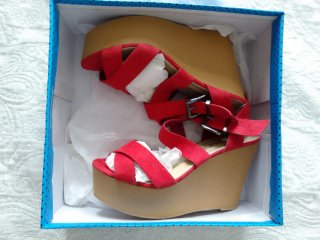 Sandalias Marypaz cuña rojas y beige