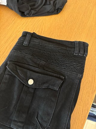 Pantalón de moto, talla M.