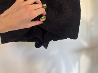 Minifalda tweed negro botones dorados