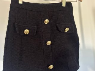 Minifalda tweed negro botones dorados